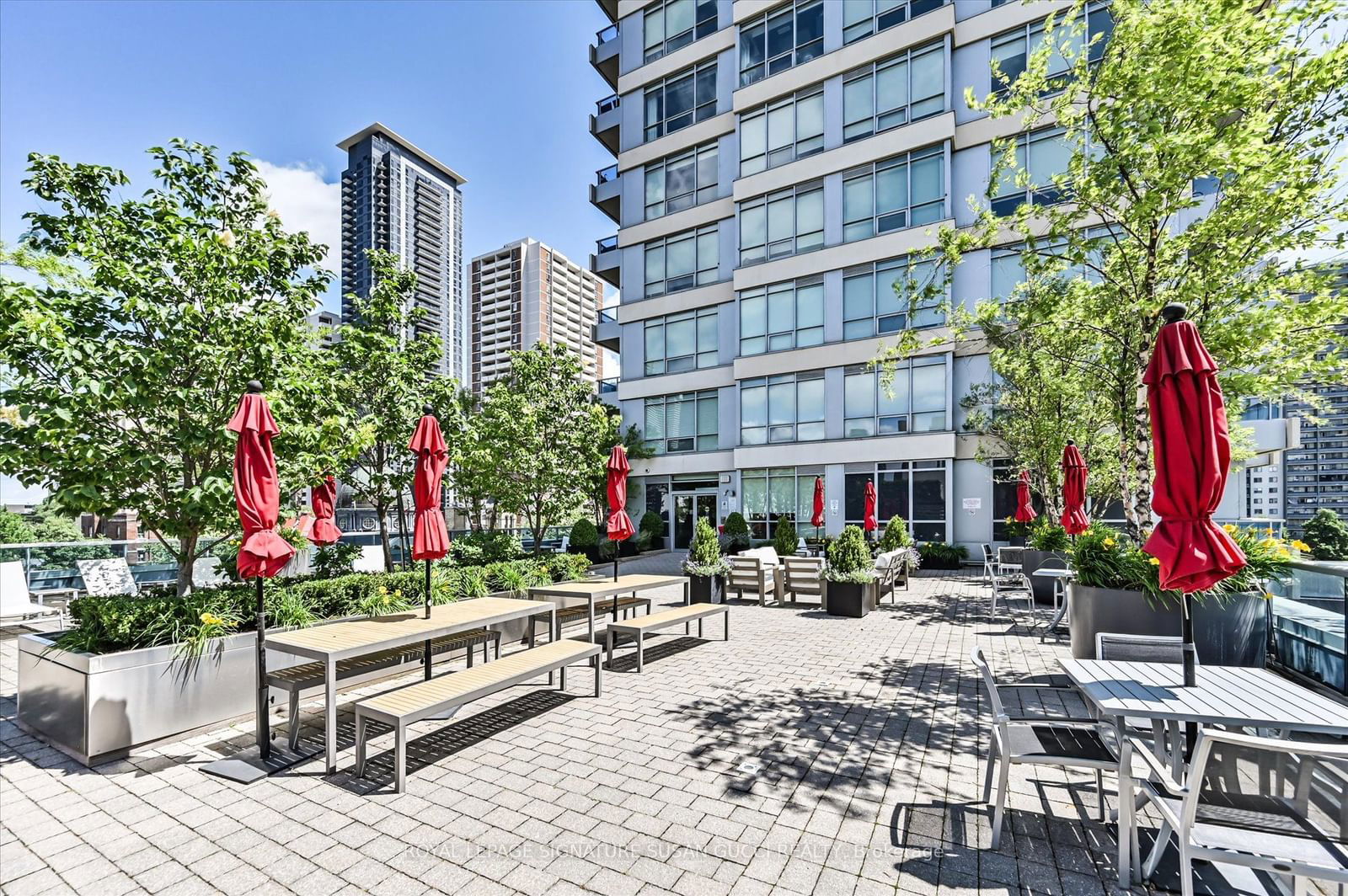 500 Sherbourne St, unit 907 for sale