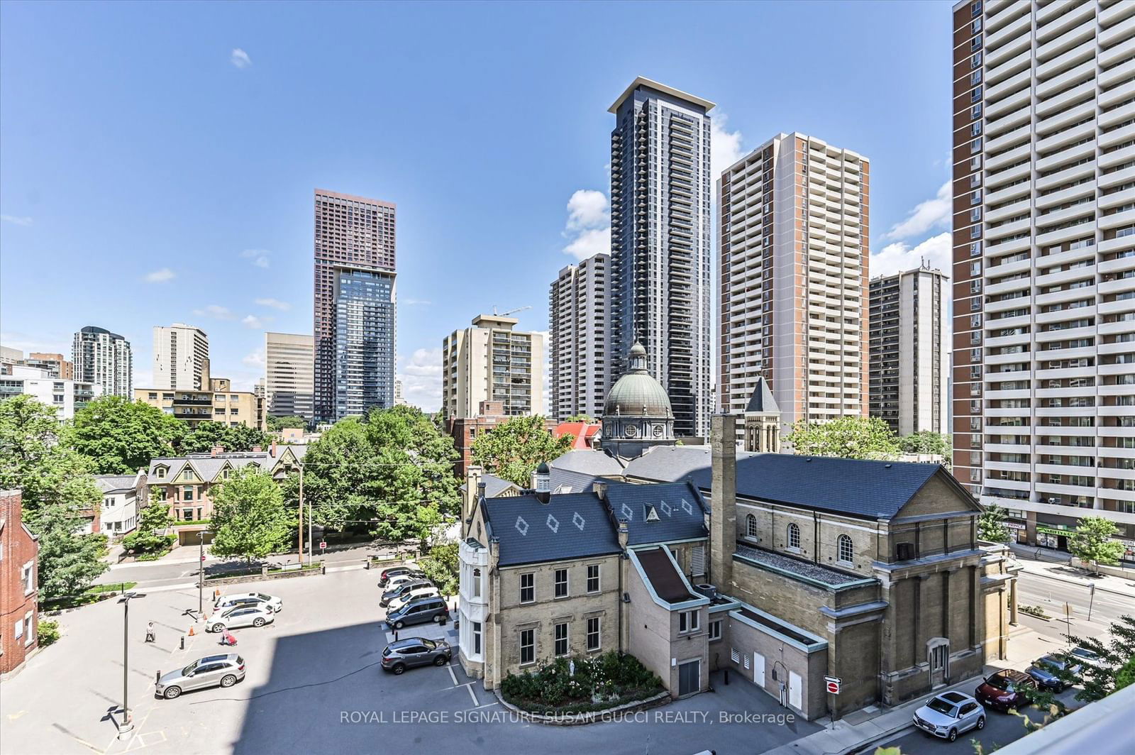 500 Sherbourne St, unit 907 for sale