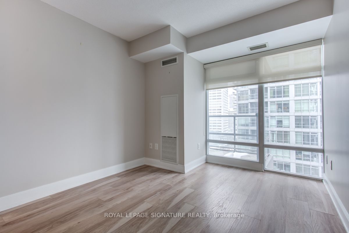 2181 Yonge St, unit 1611 for rent