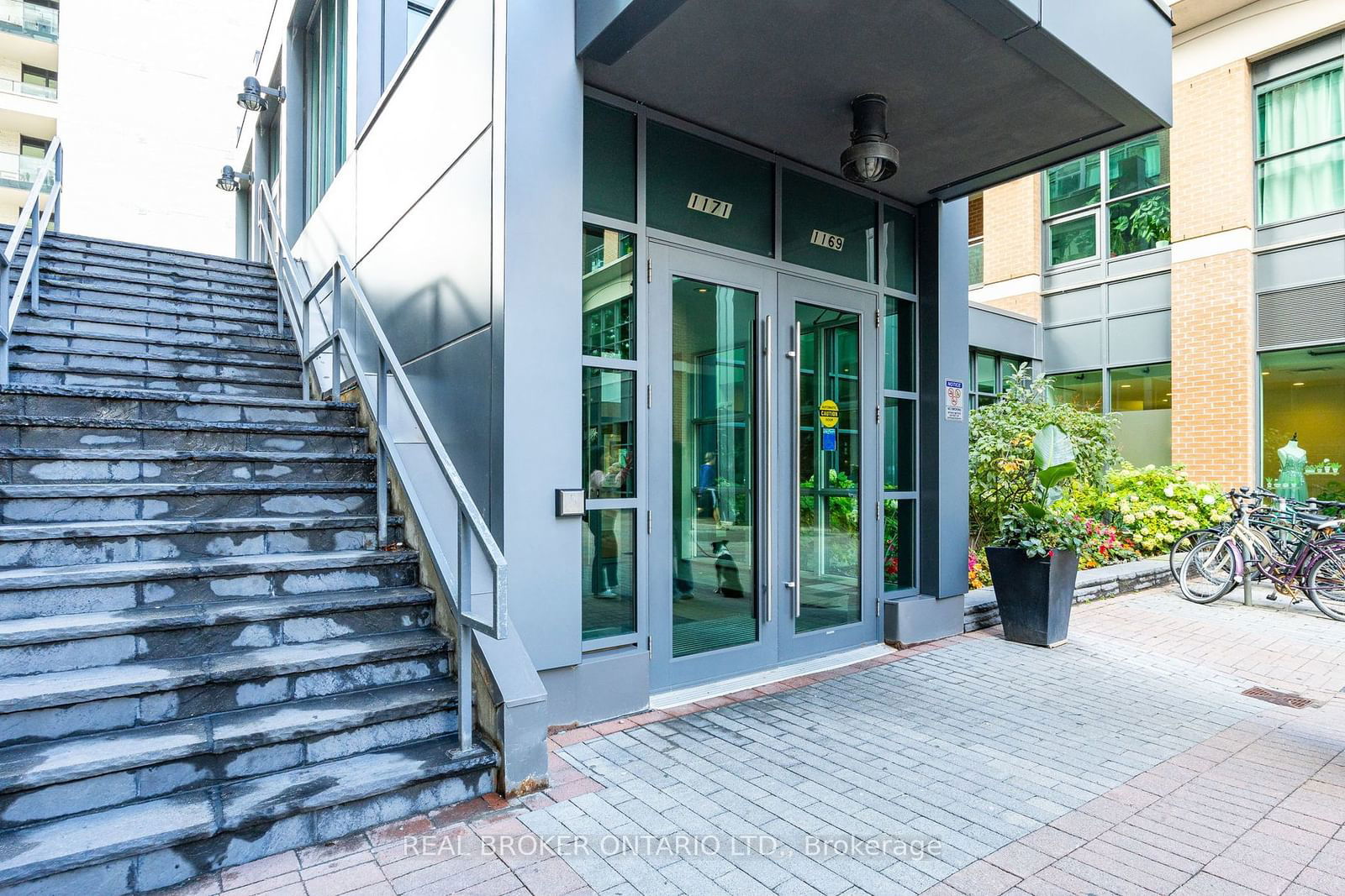 1171 Queen St W, unit 711 for rent