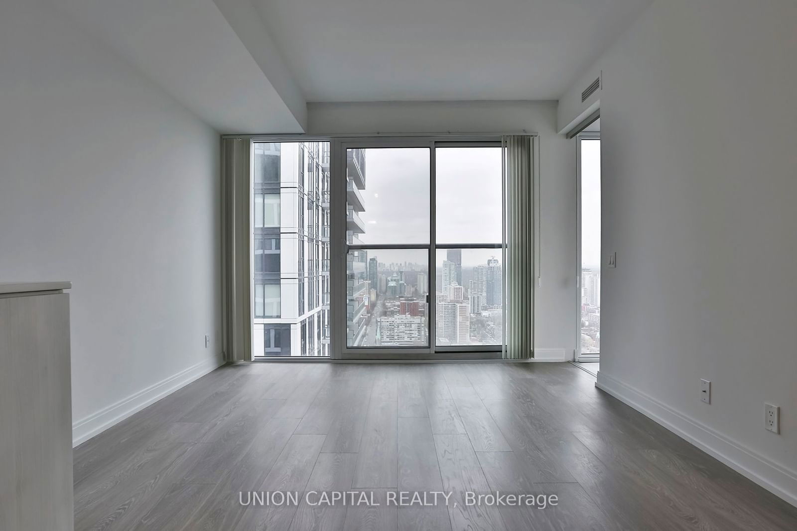 181 Dundas St E, unit 5103 for rent