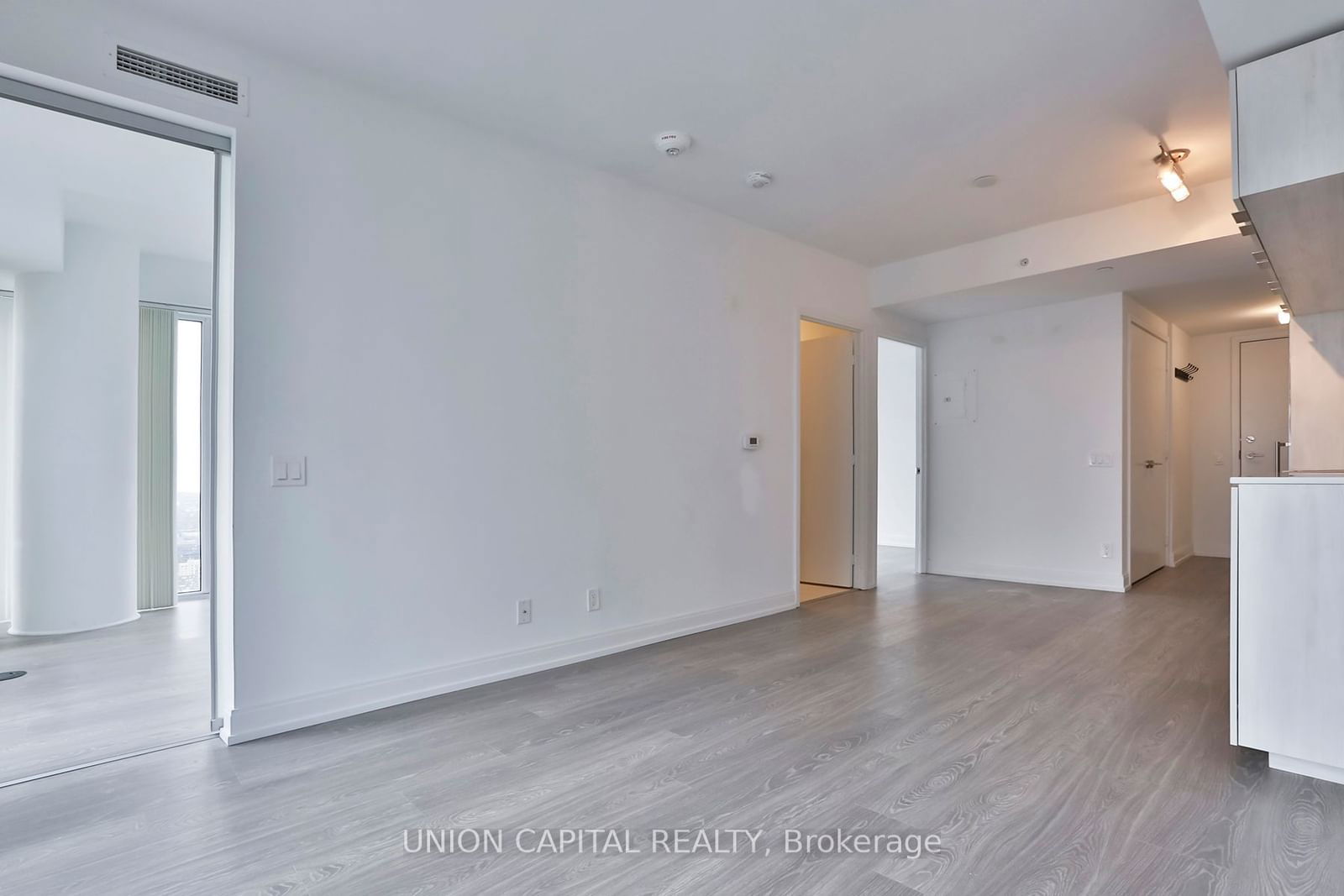 181 Dundas St E, unit 5103 for rent