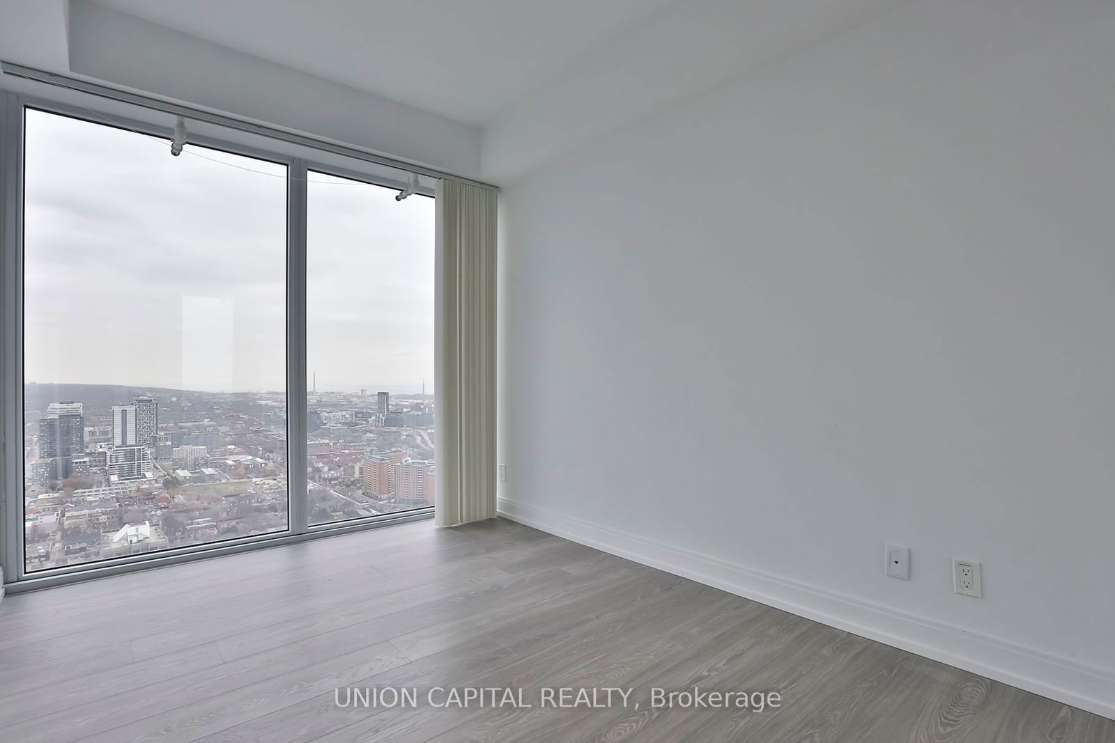 181 Dundas St E, unit 5103 for rent