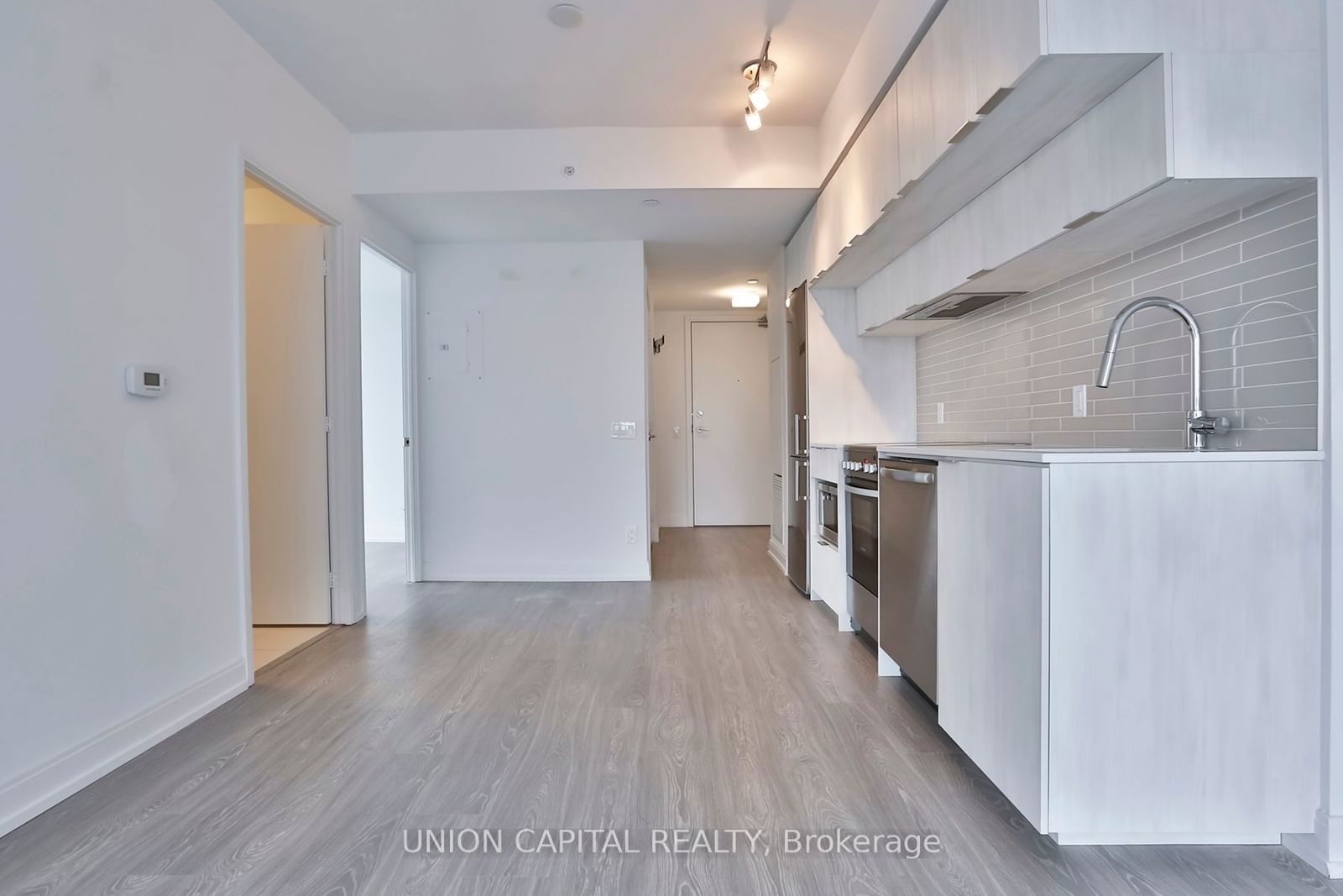 181 Dundas St E, unit 5103 for rent