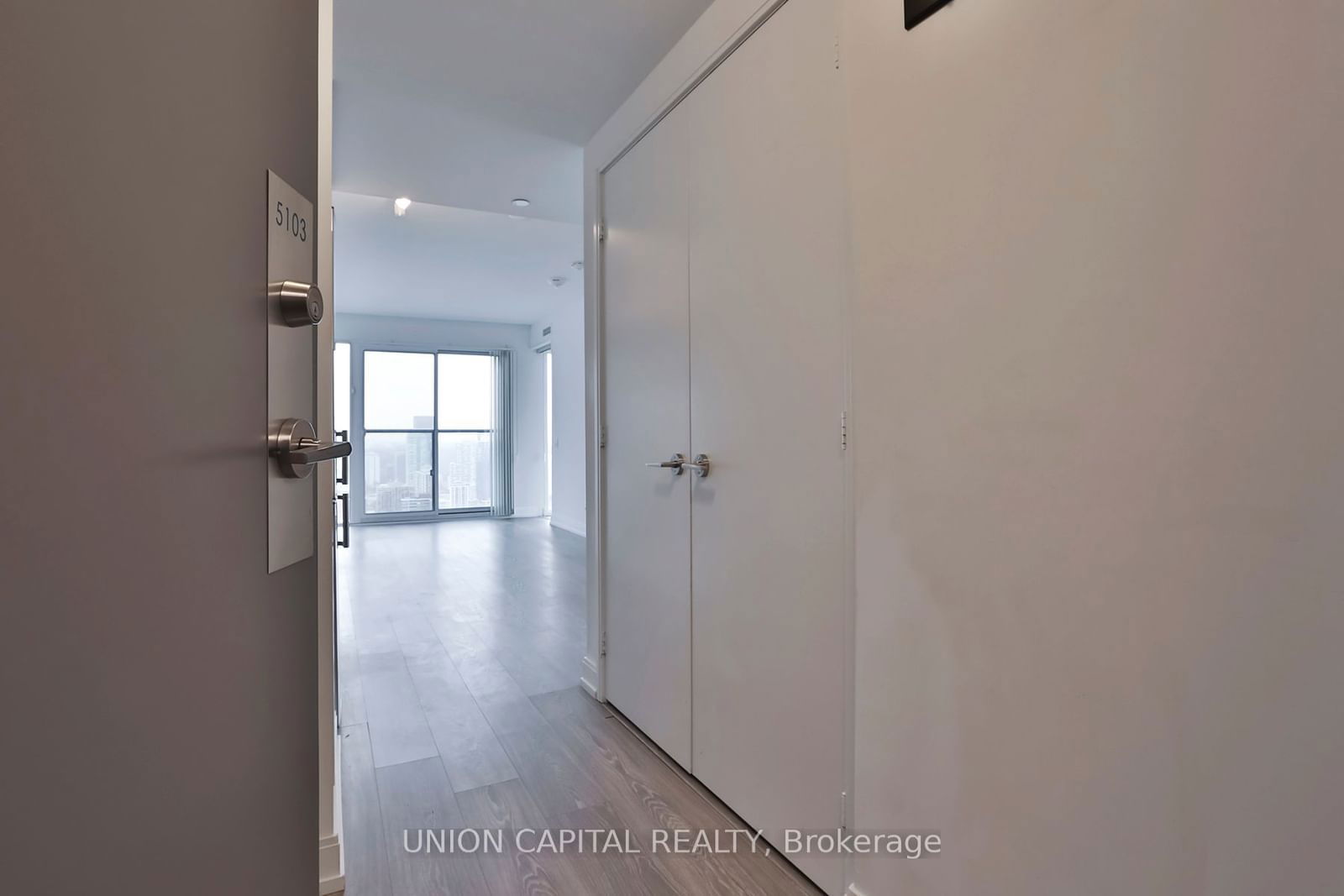 181 Dundas St E, unit 5103 for rent