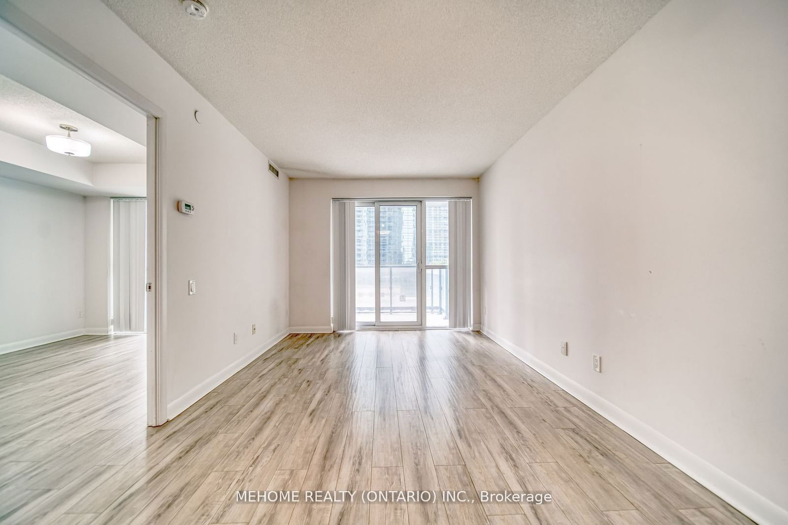 5168 Yonge St, unit 502 for rent