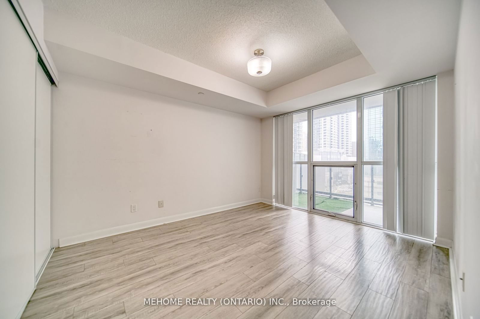 5168 Yonge St, unit 502 for rent