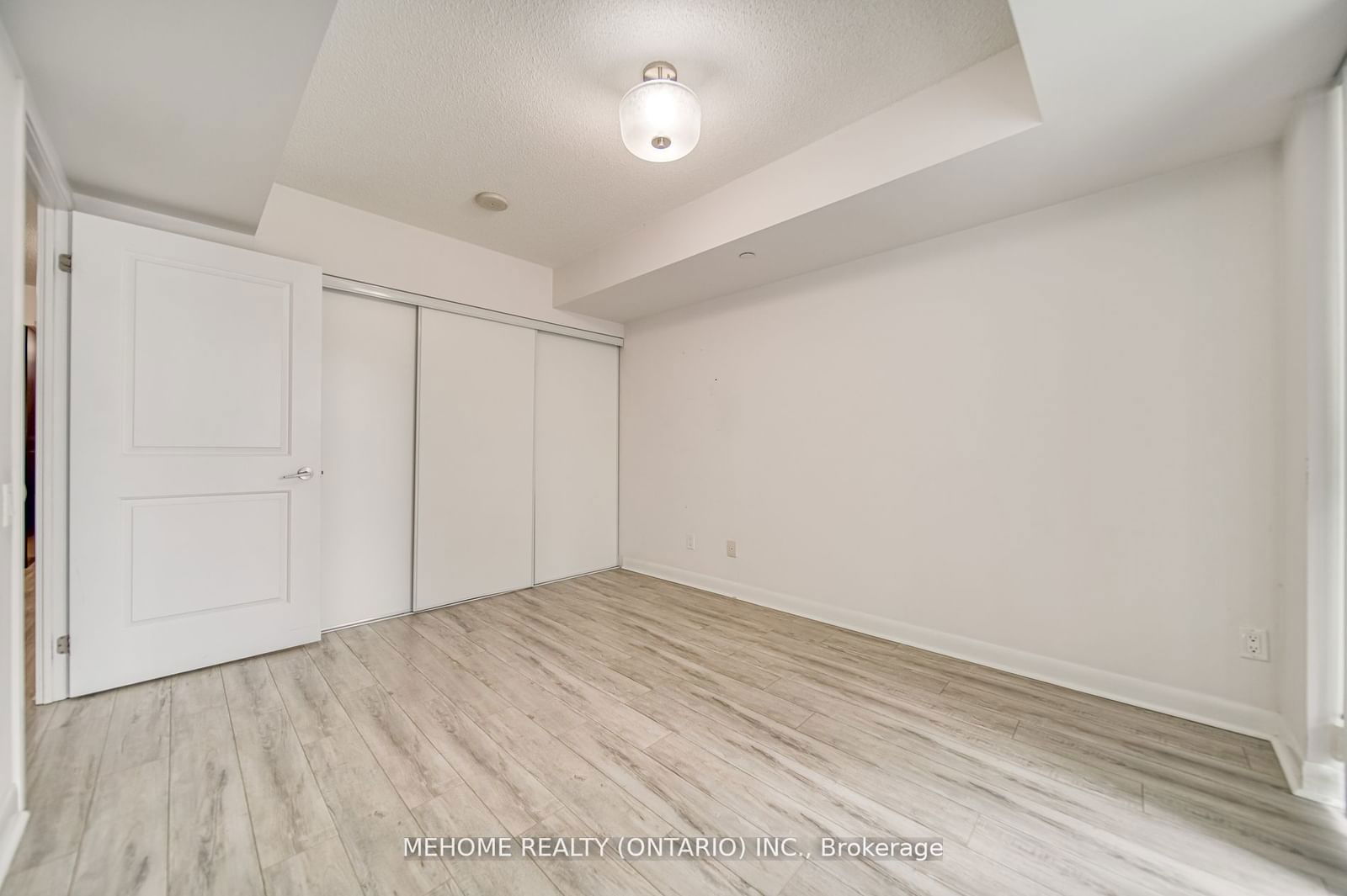 5168 Yonge St, unit 502 for rent