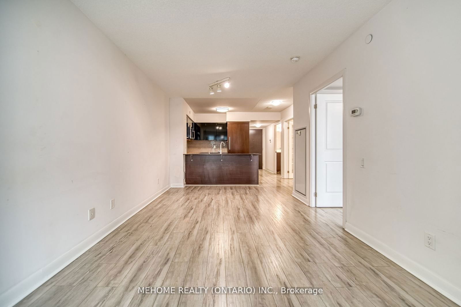 5168 Yonge St, unit 502 for rent