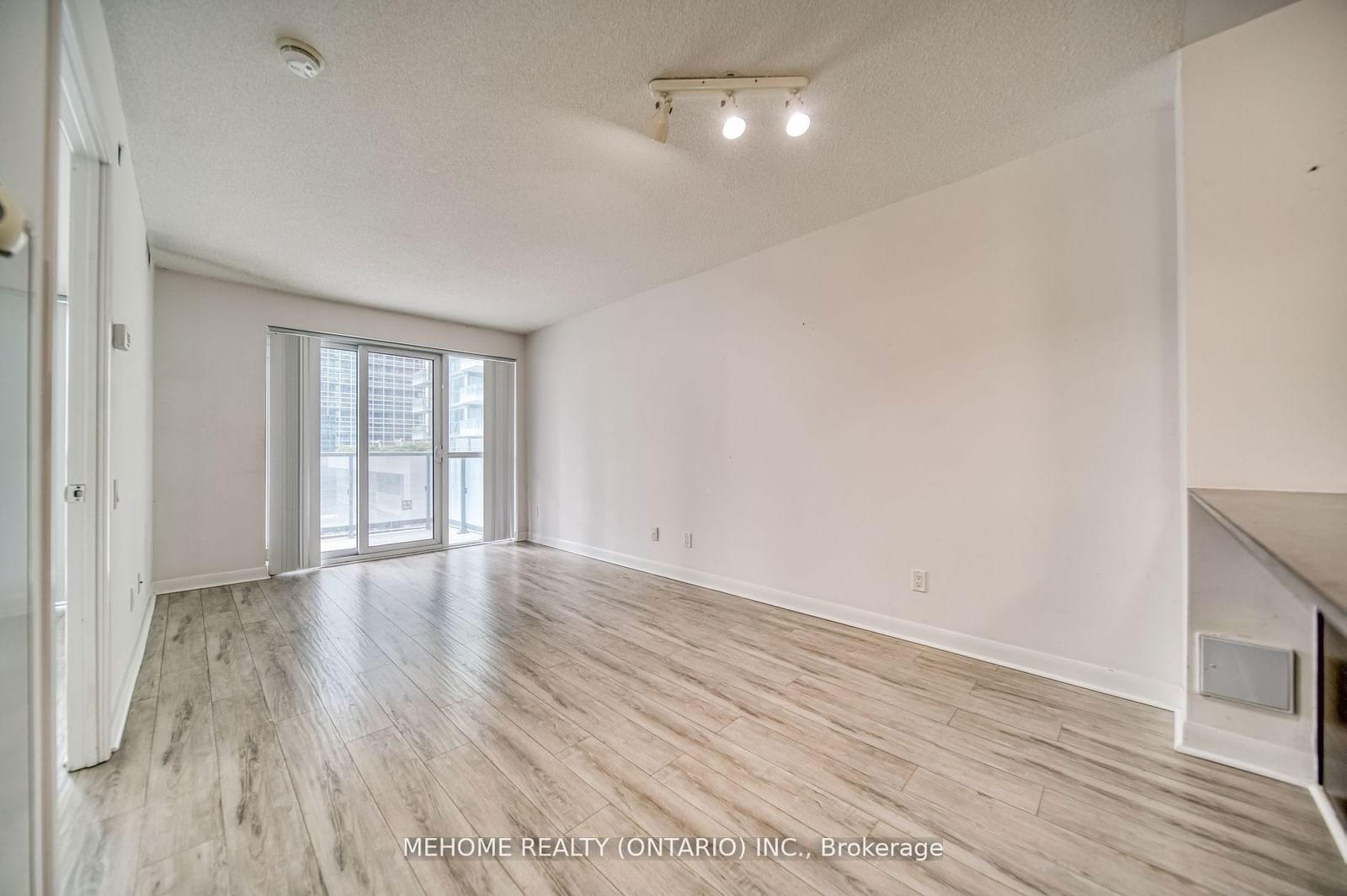 5168 Yonge St, unit 502 for rent