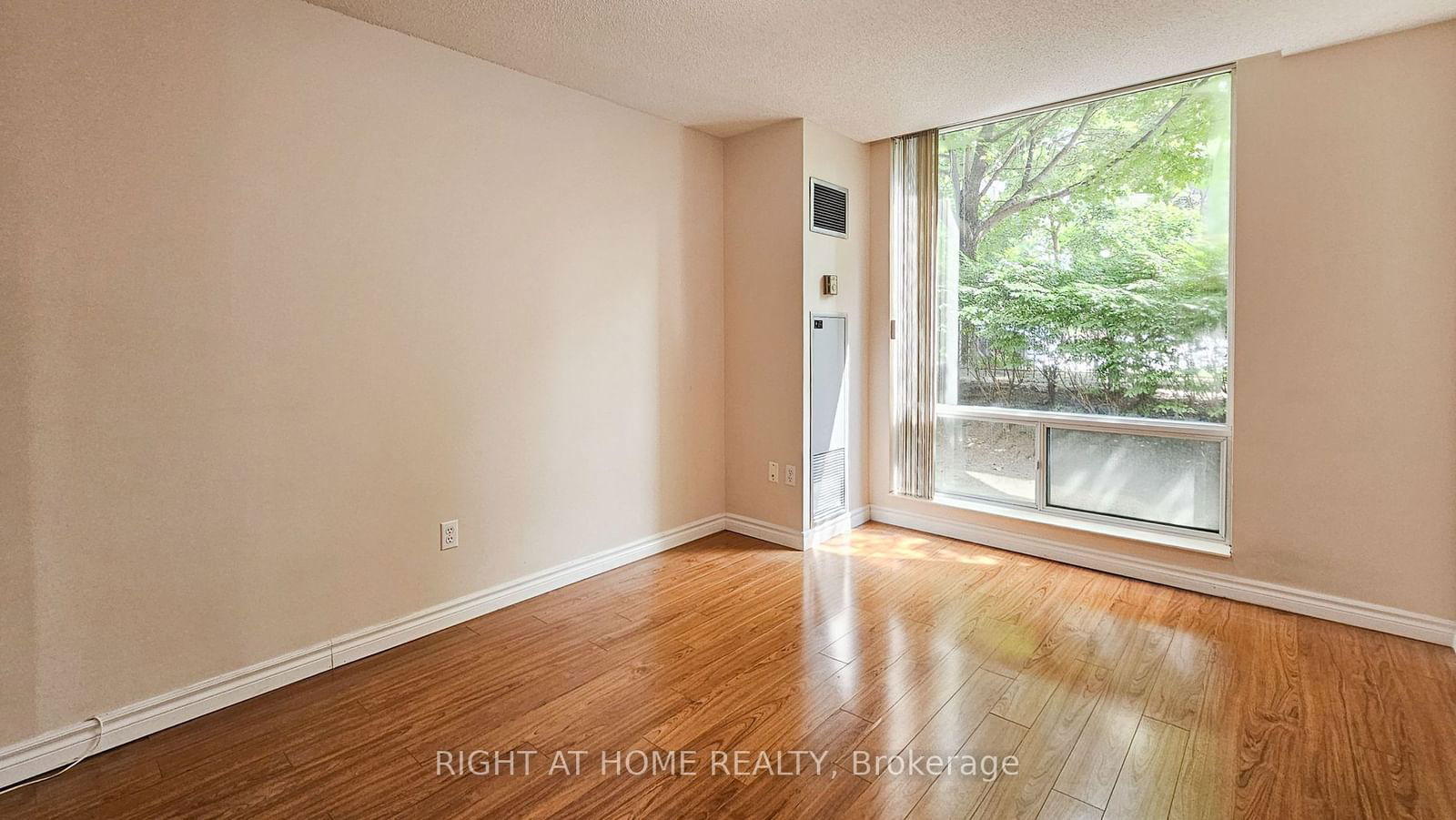 8 Pemberton Ave, unit 105 for rent