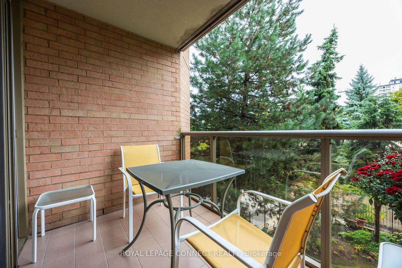 3181 Bayview Ave, unit 302 for sale