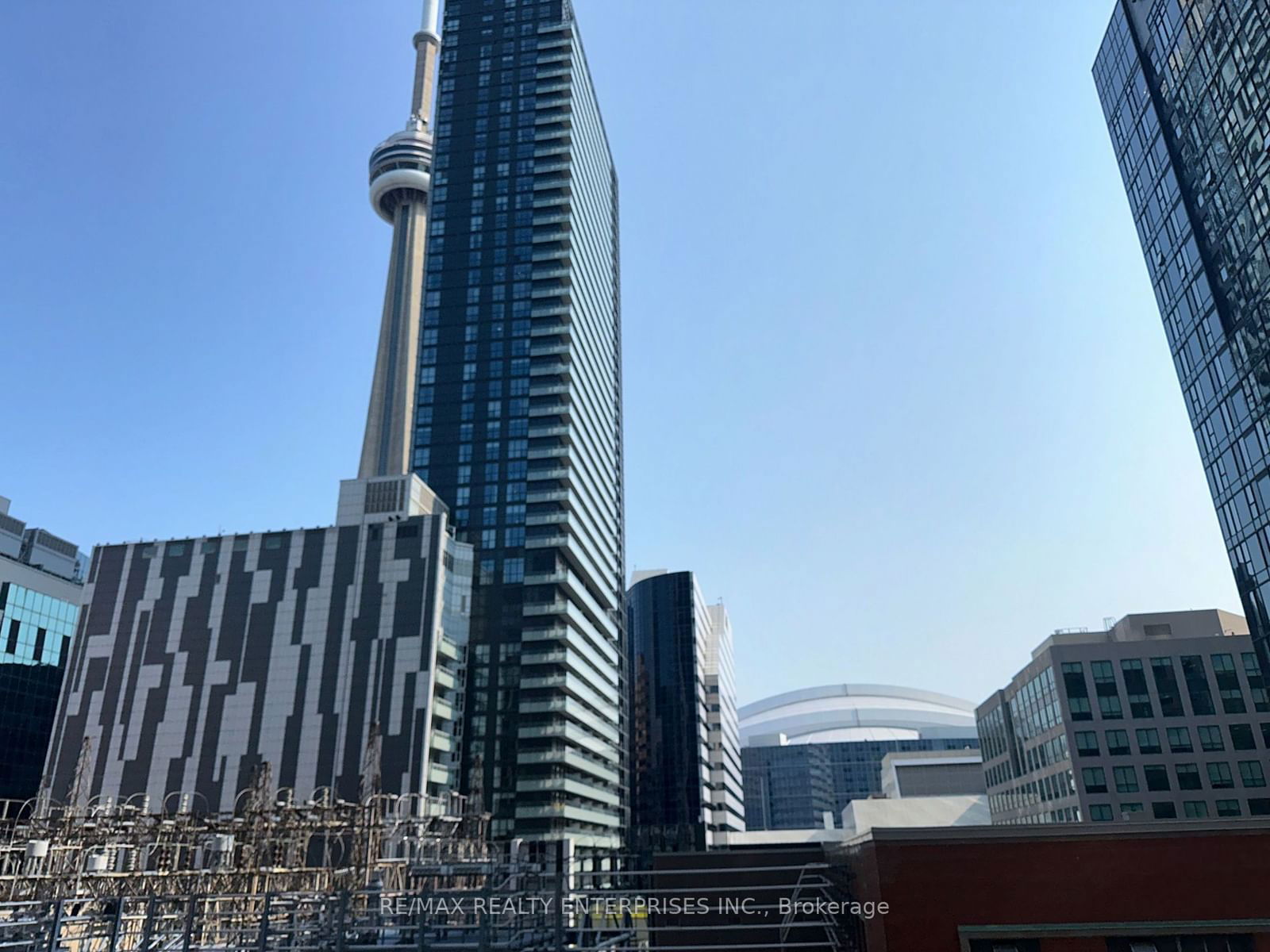 250 Wellington St W, unit 436 for rent