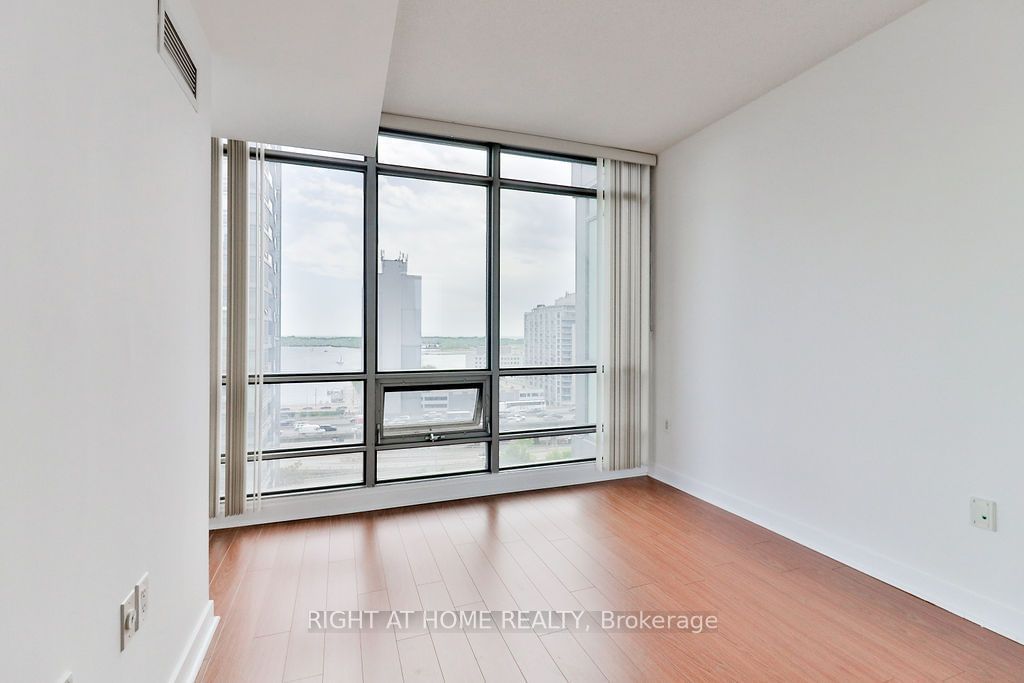 3 Navy Wharf Crt, unit 1211 for sale