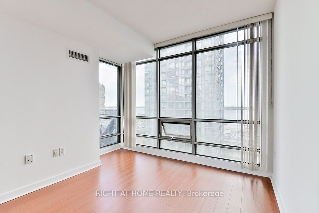 3 Navy Wharf Crt, unit 1211 for sale