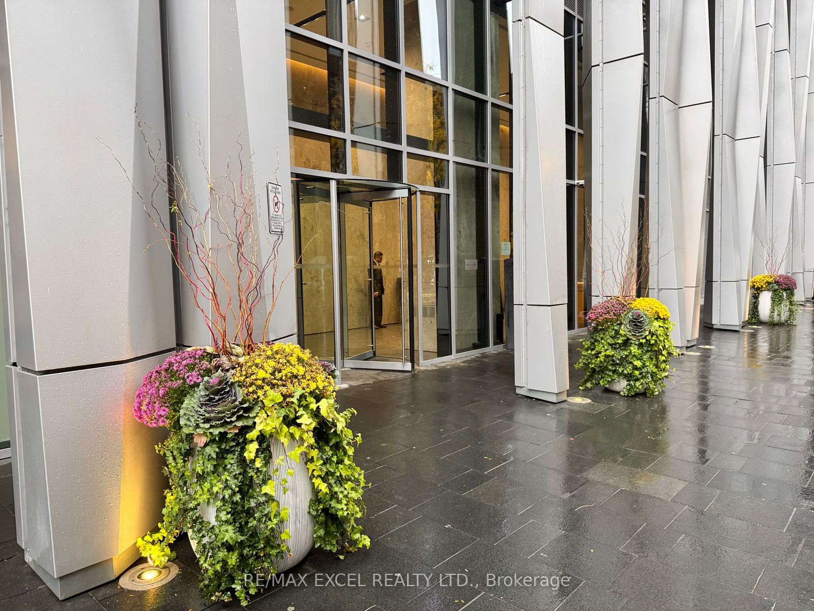 1 Yorkville Ave, unit 2801 for rent