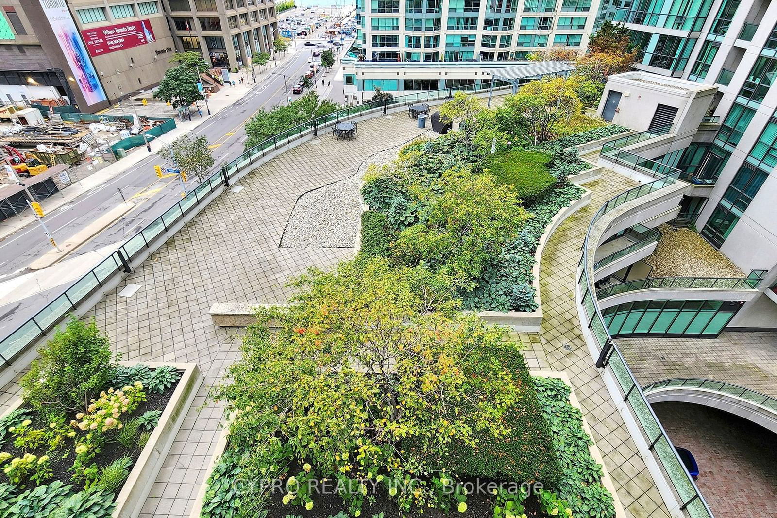 16 Yonge St, unit 810 for sale