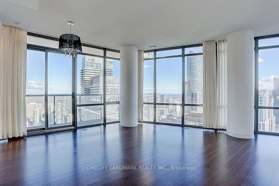 832 Bay St, unit 4808 for rent