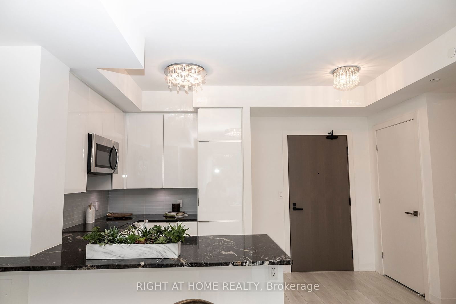 223 St Clair Ave W, unit 207 for sale