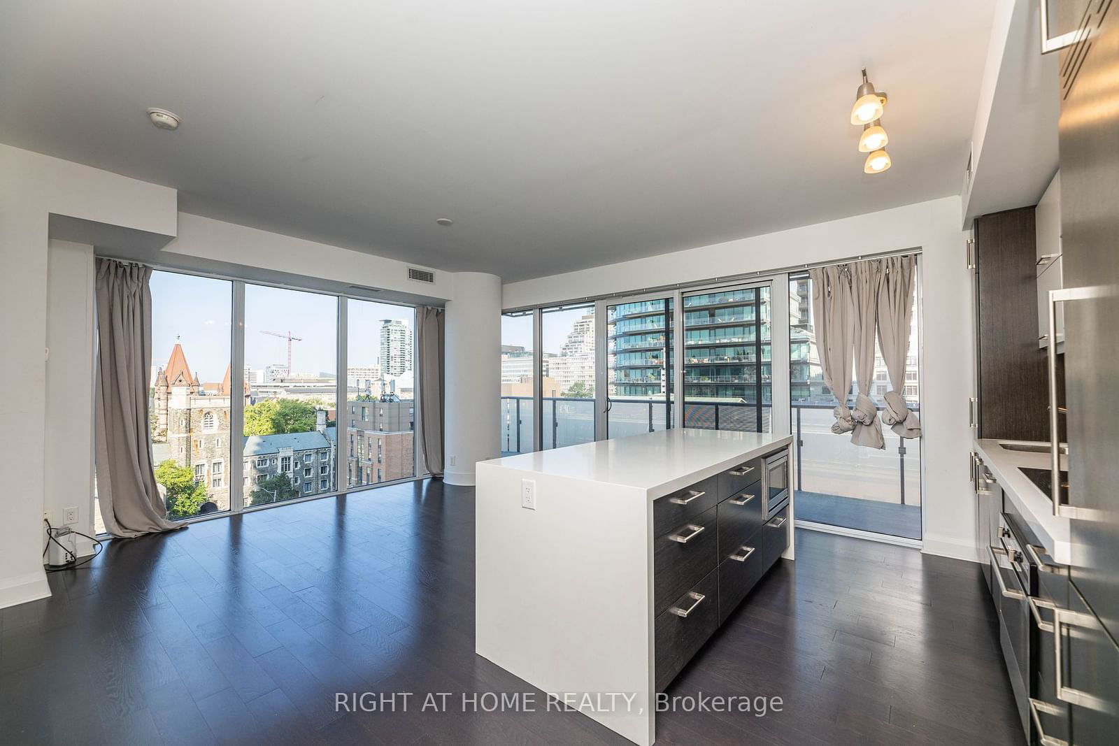 65 St Mary St, unit 807 for sale