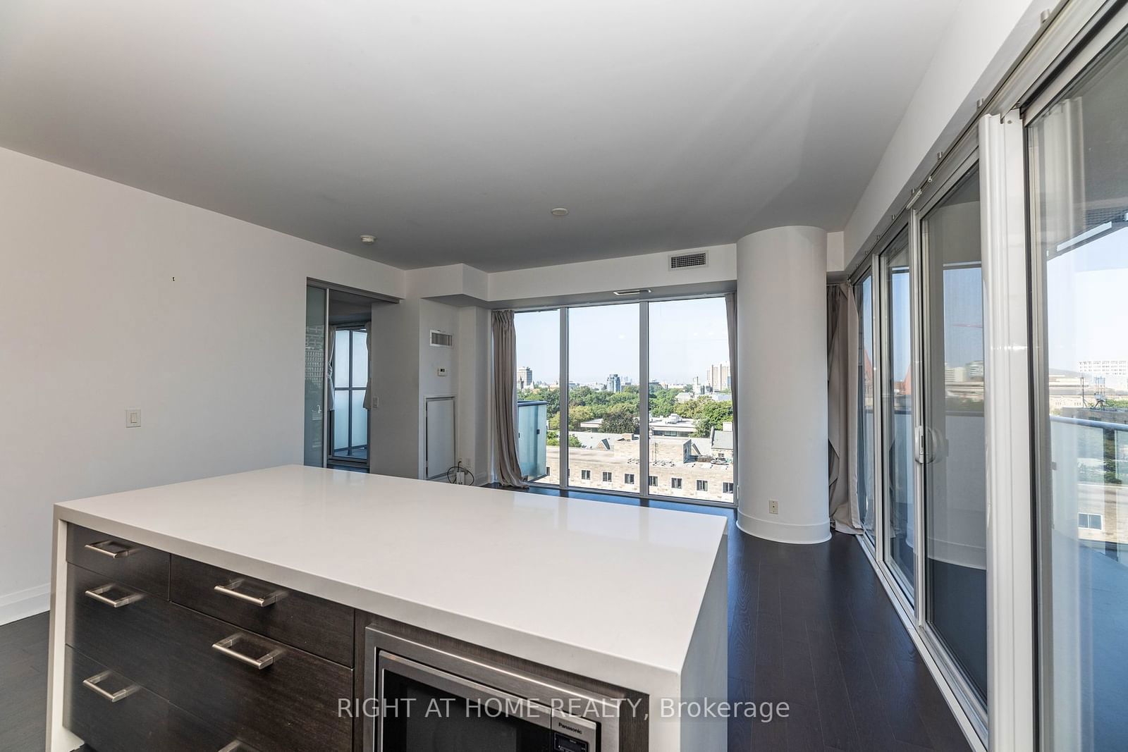 65 St Mary St, unit 807 for sale