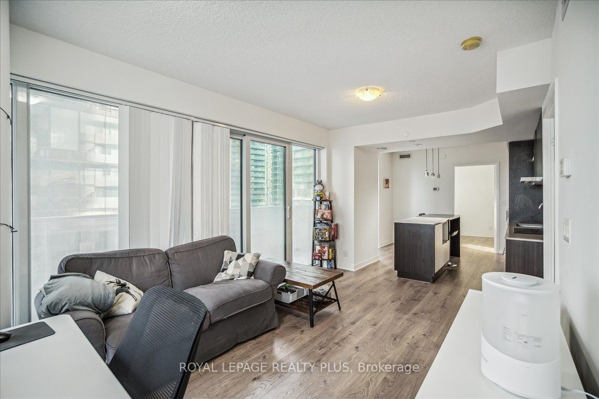 100 Harbour St, unit 1010 for sale