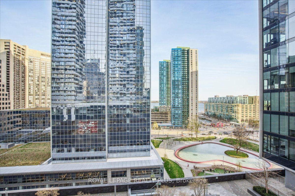 100 Harbour St, unit 1010 for sale