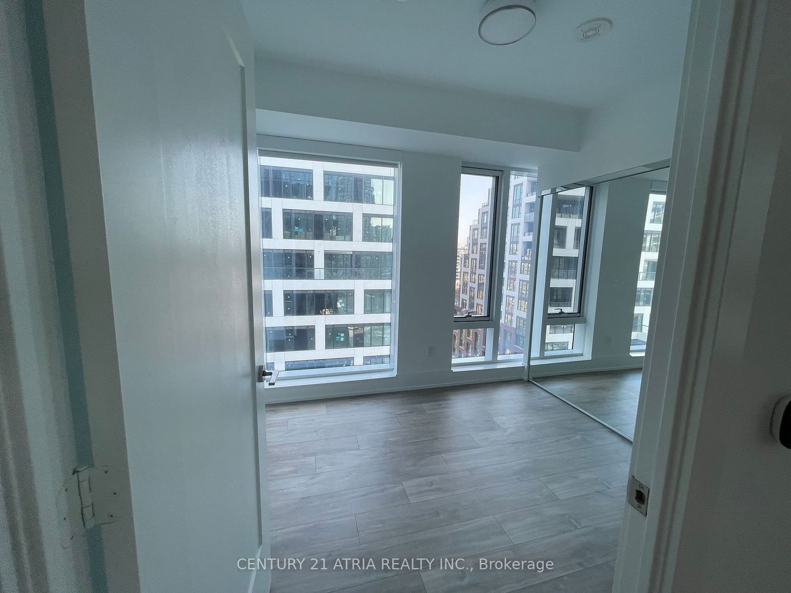 480 Front St W, unit 906 for rent