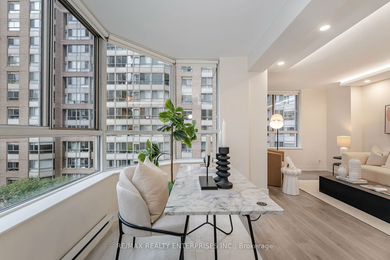 717 Bay St, unit 701 for sale