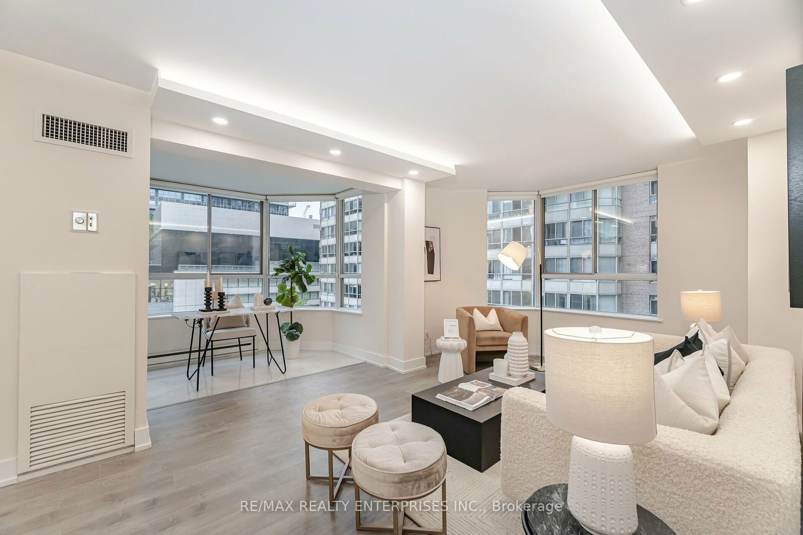 717 Bay St, unit 701 for sale