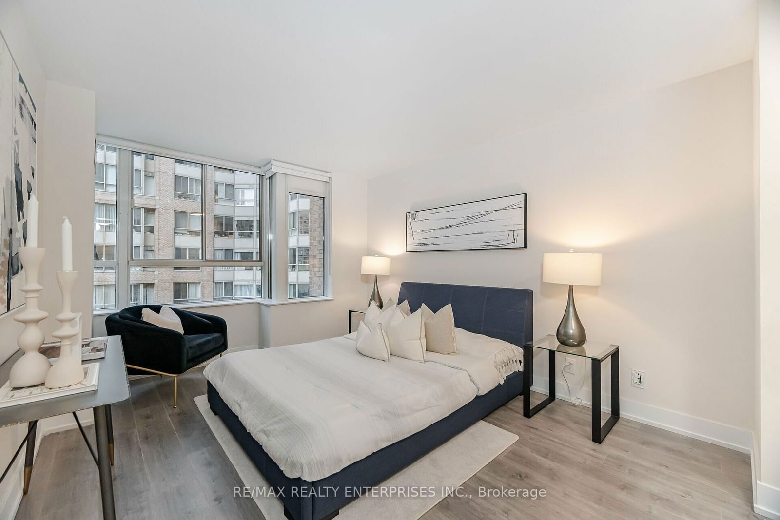 717 Bay St, unit 701 for sale