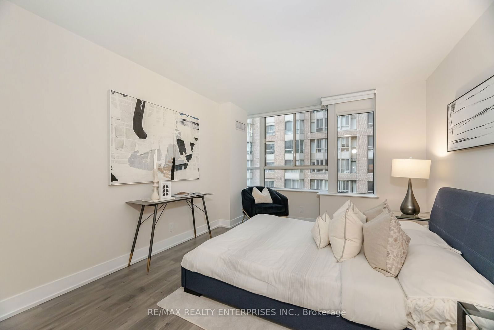 717 Bay St, unit 701 for sale