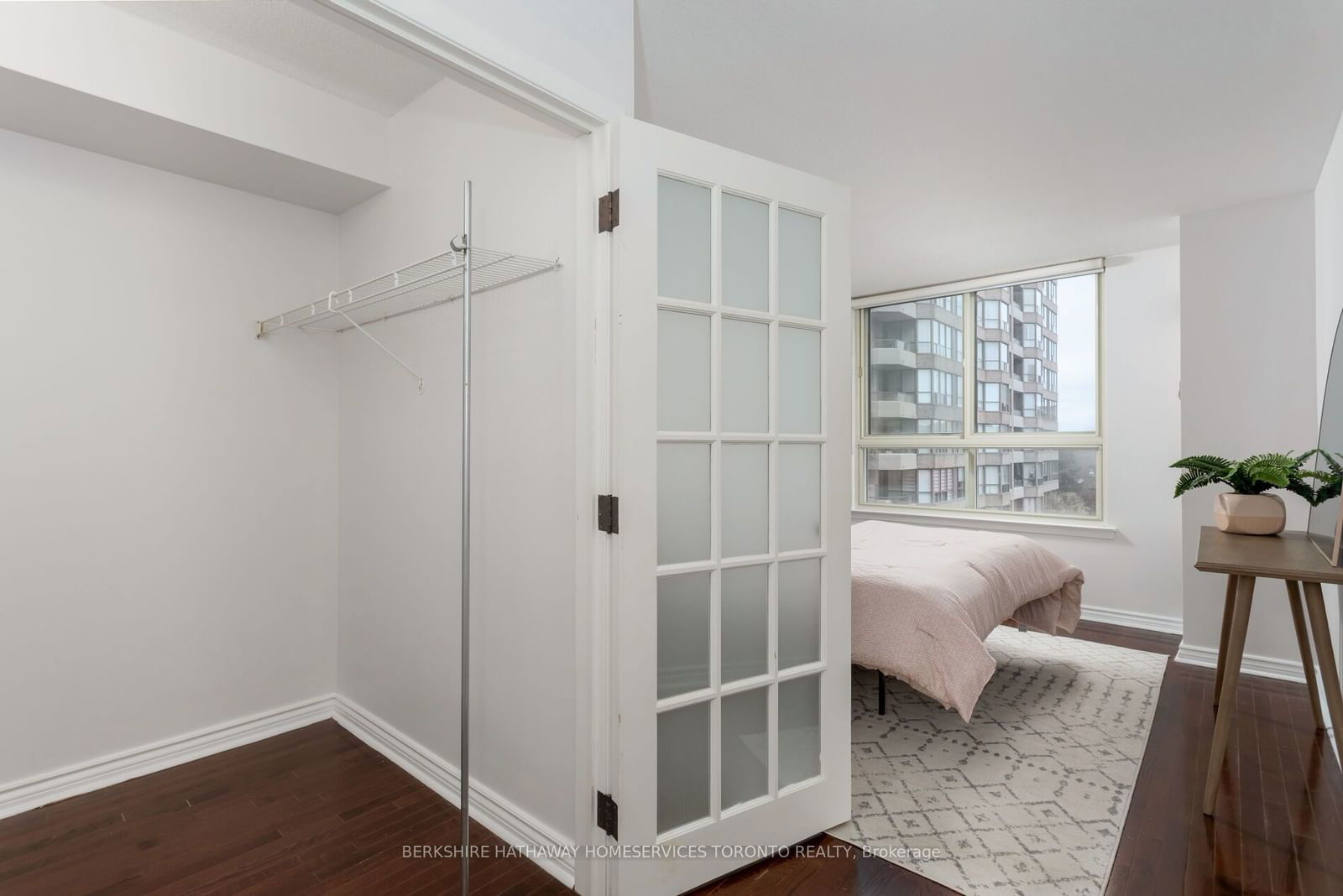 271 Ridley Blvd, unit 405 for sale