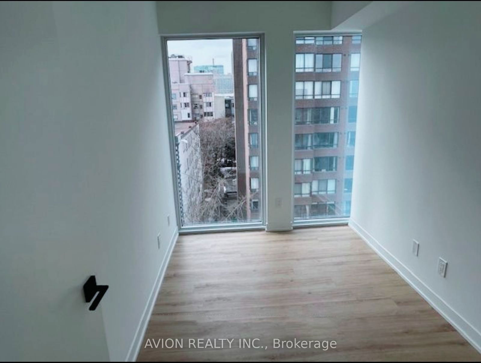 319 Jarvis St, unit 606 for sale