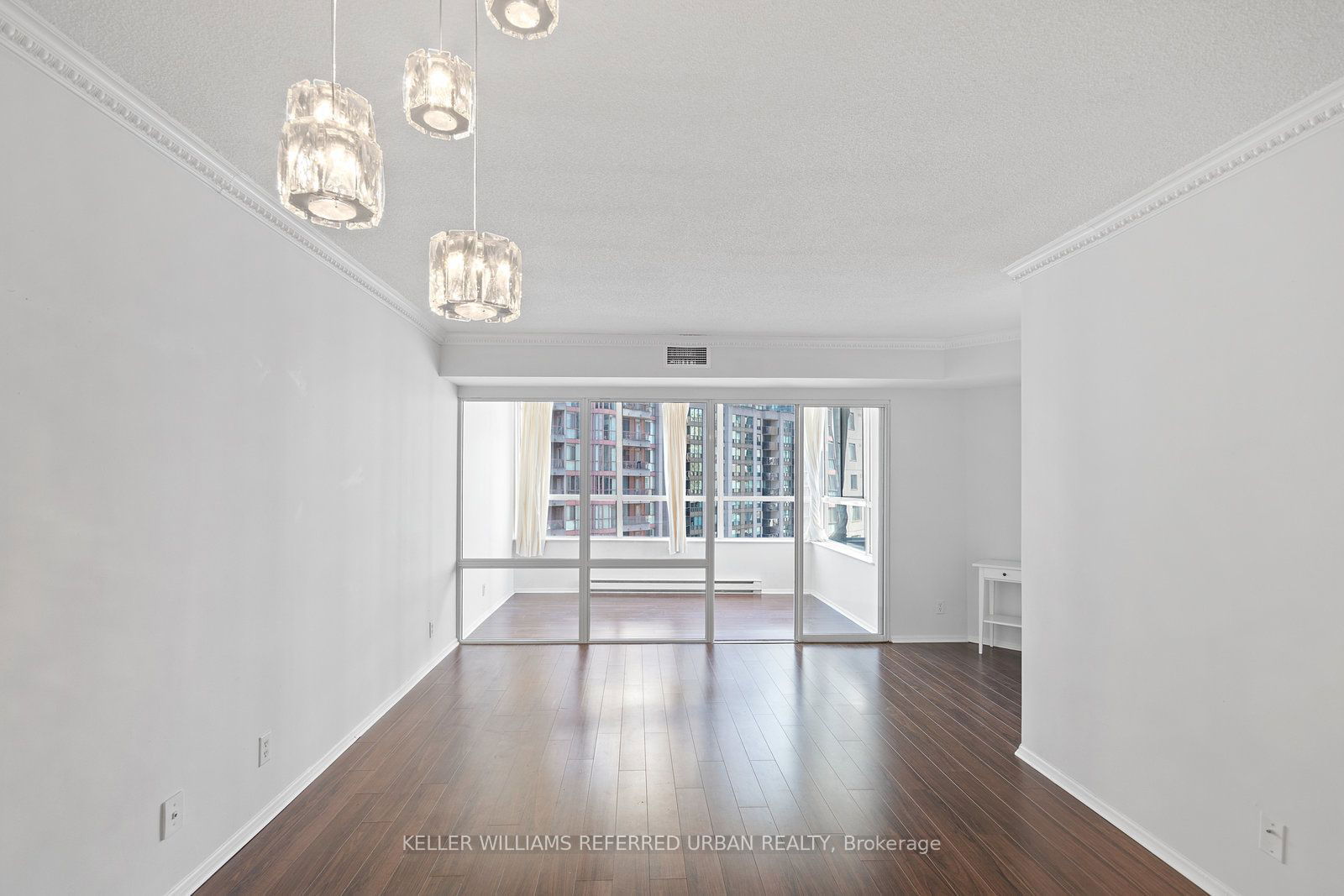 717 Bay St, unit 1708 for rent