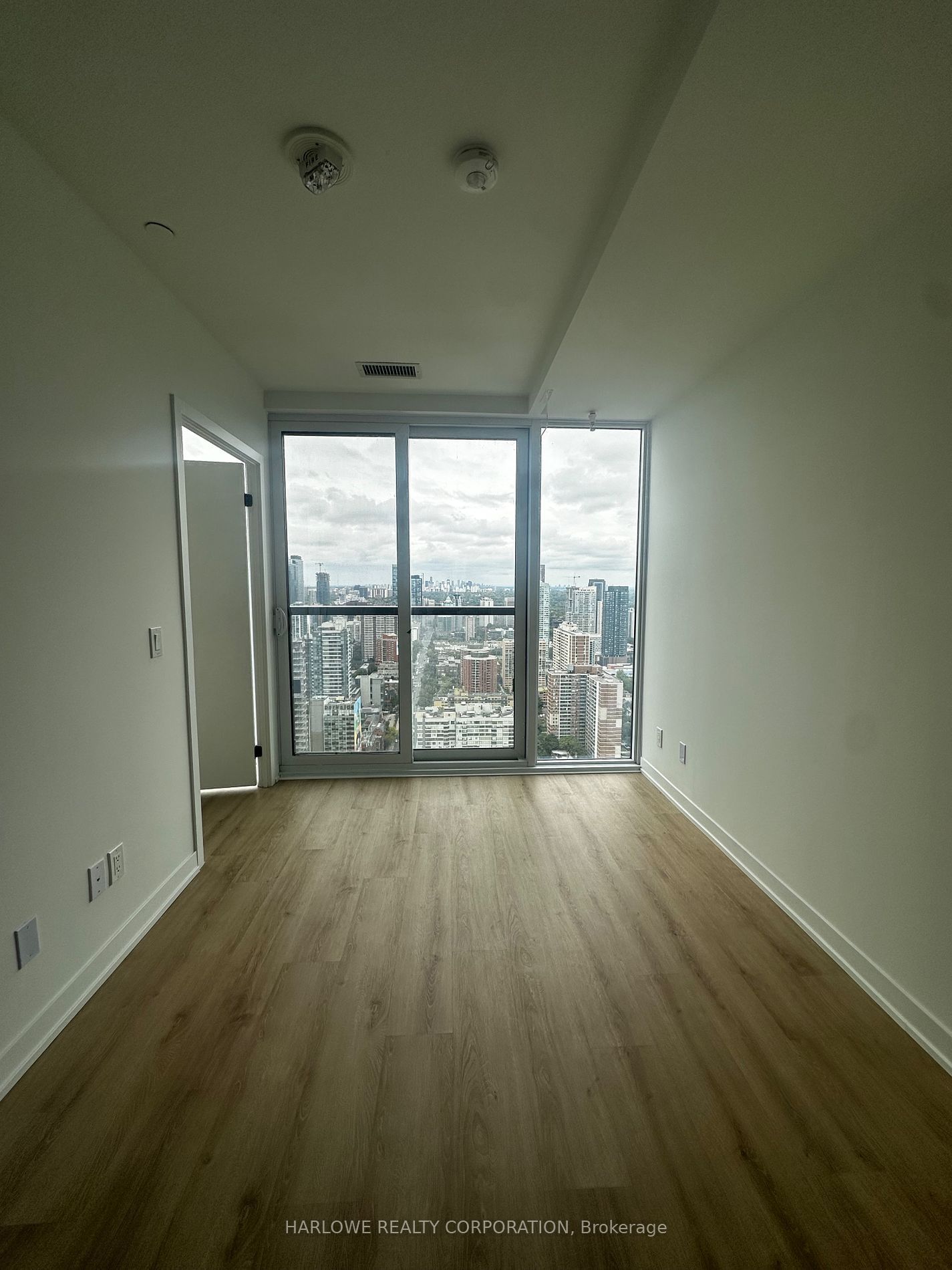 319 Jarvis St, unit LPH08 for rent