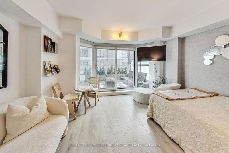 155 Yorkville Ave, unit 413 for sale