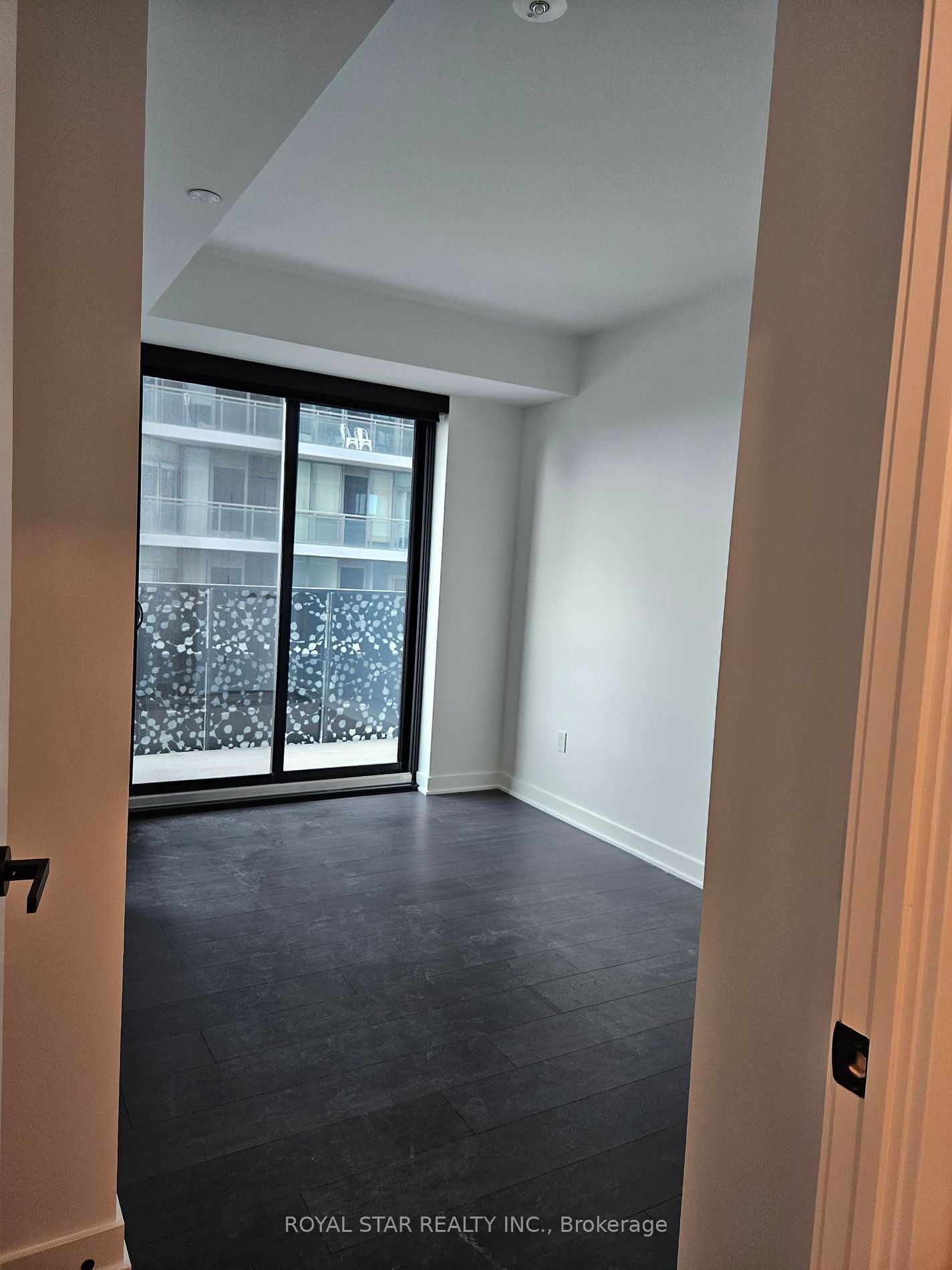 55 Charles St E, unit 3906 for rent