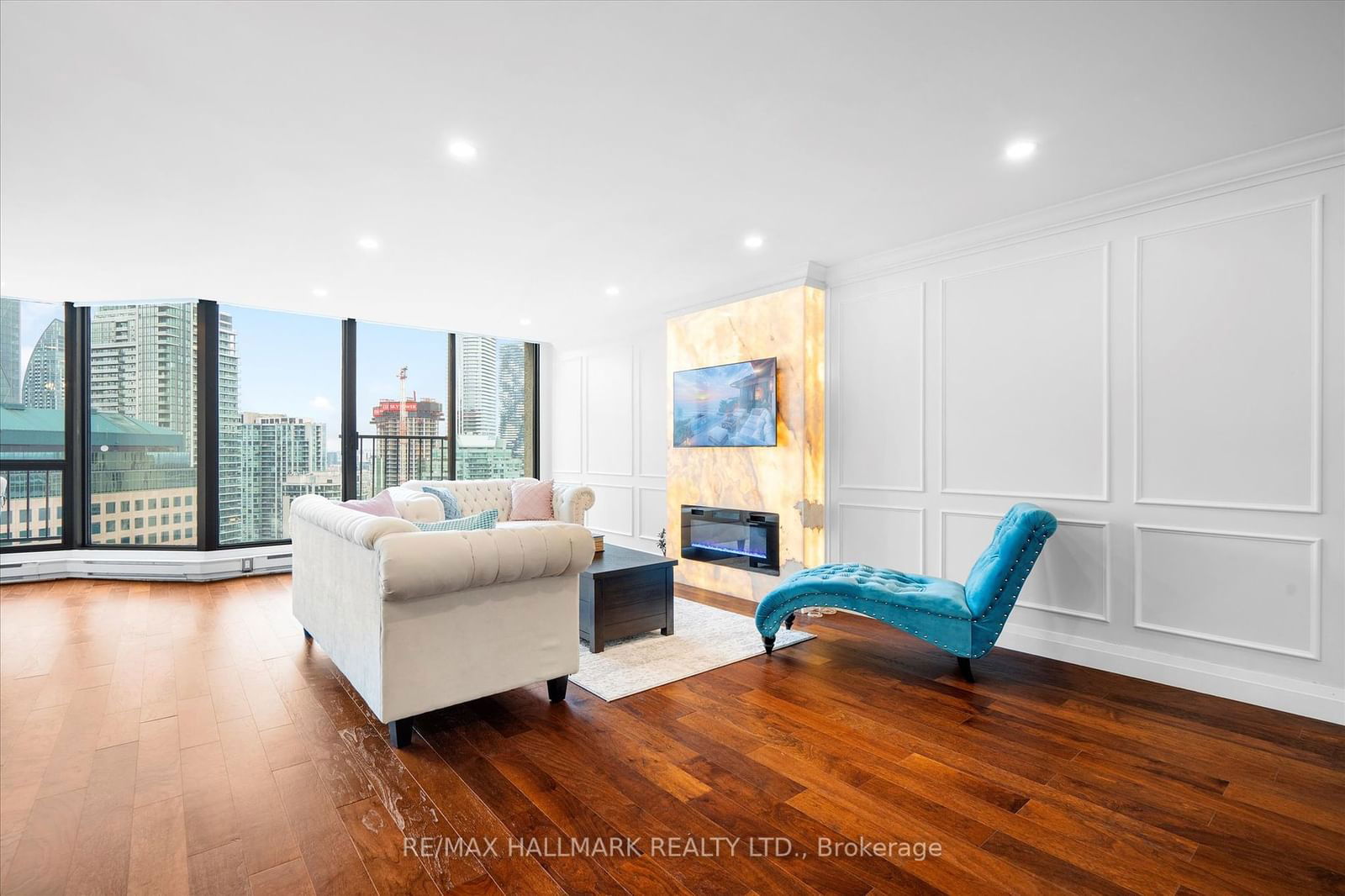 55 Harbour Sq, unit PH12 for rent