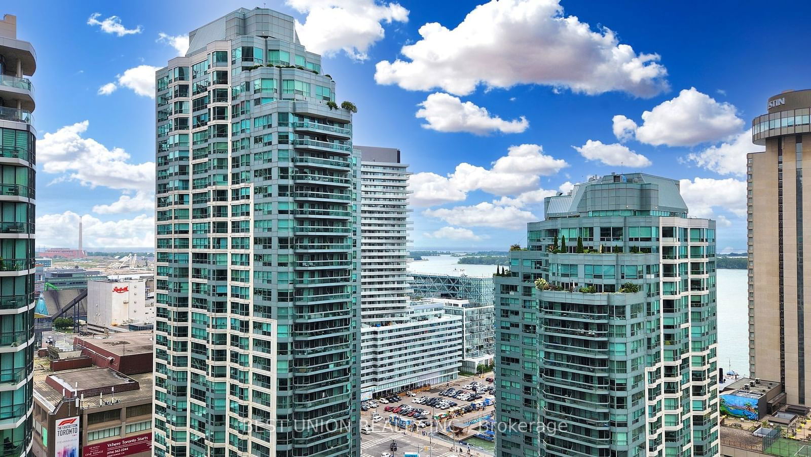 33 Bay St, unit 2407 for sale