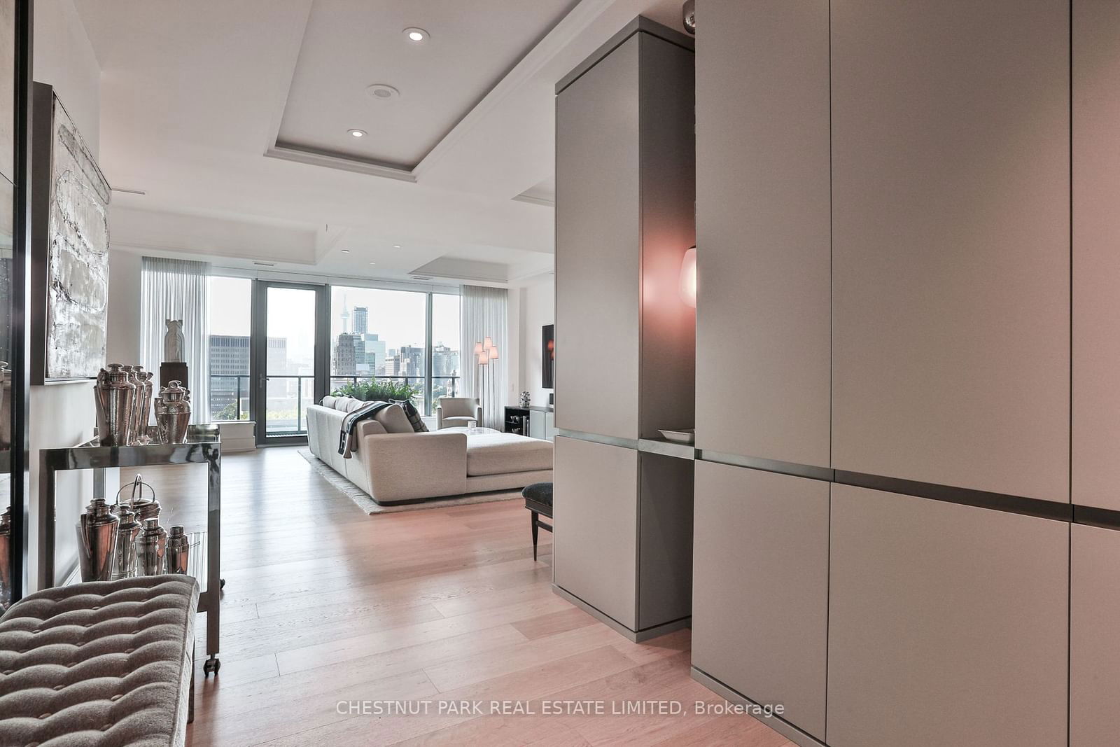 77 Charles West, Downtown, Toronto