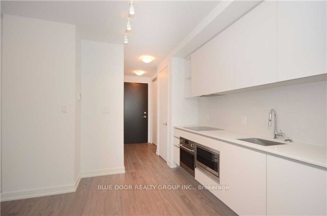 377 Madison Ave, unit 218 for rent