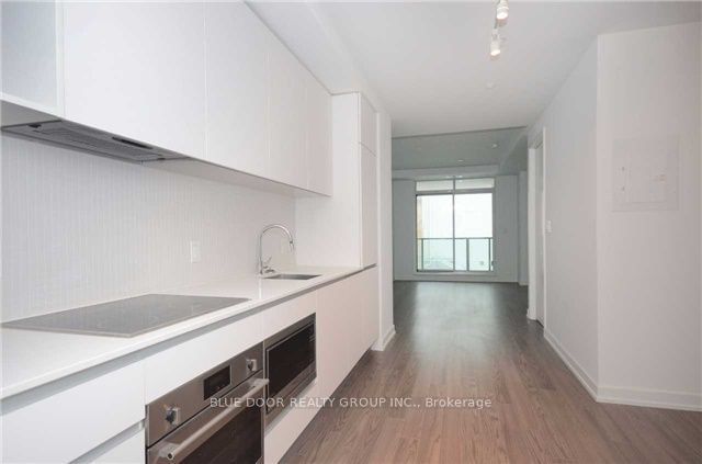 377 Madison Ave, unit 218 for rent