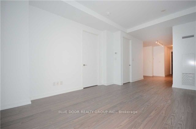 377 Madison Ave, unit 218 for rent