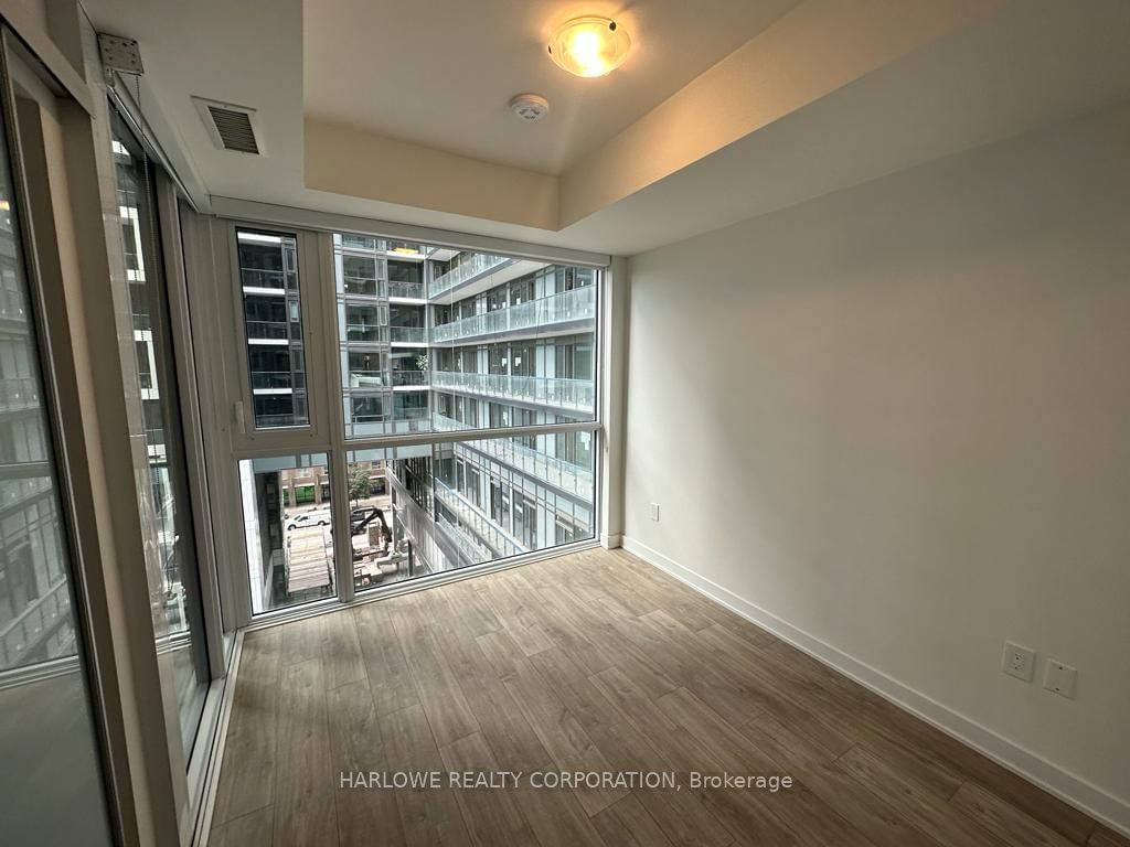 60 Princess St, unit 633 SE for rent