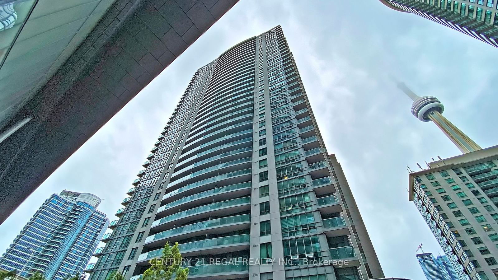 19 Grand Trunk Cres, unit 601 for sale