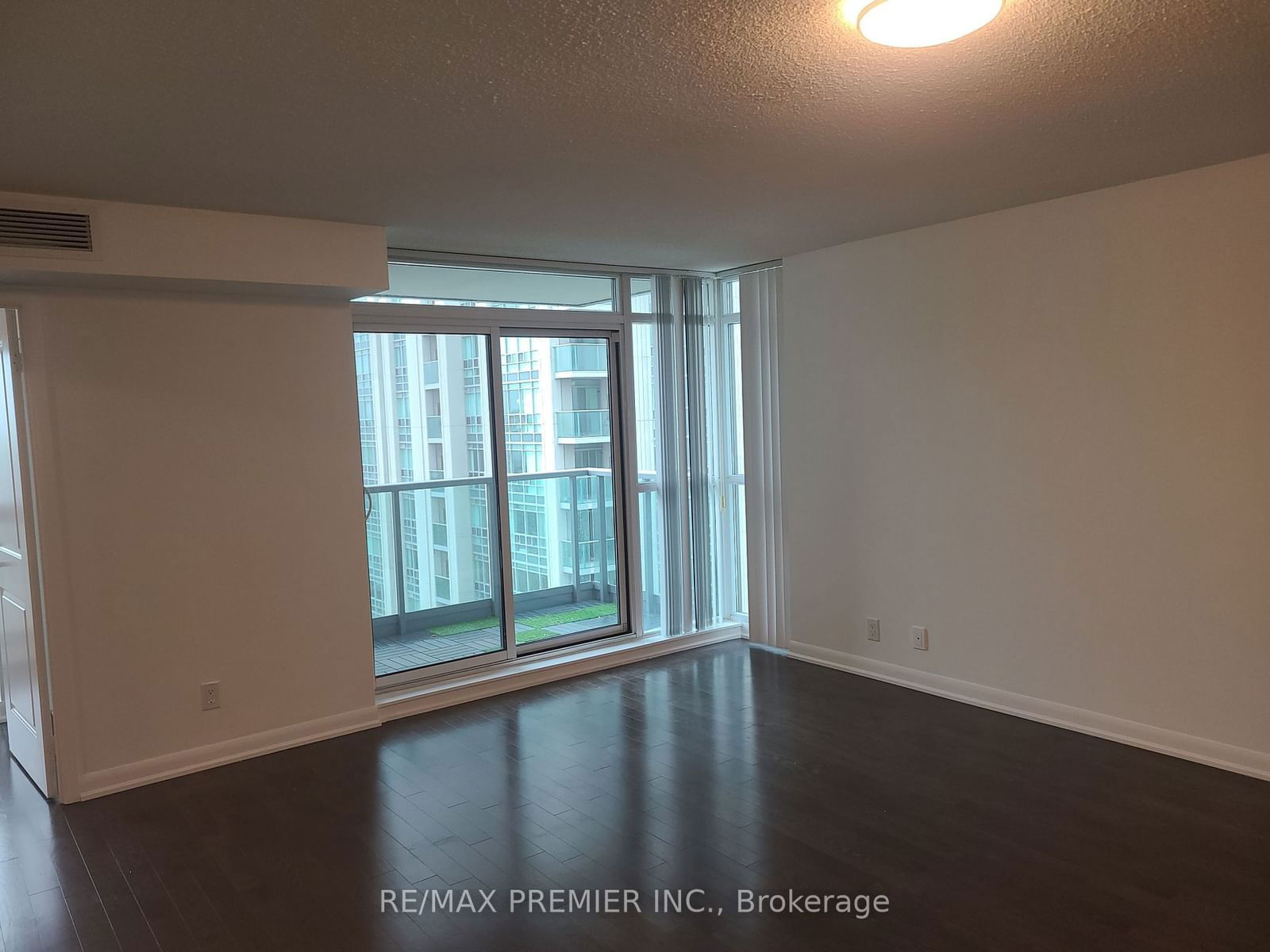 17 Anndale Dr, unit 1017 for rent