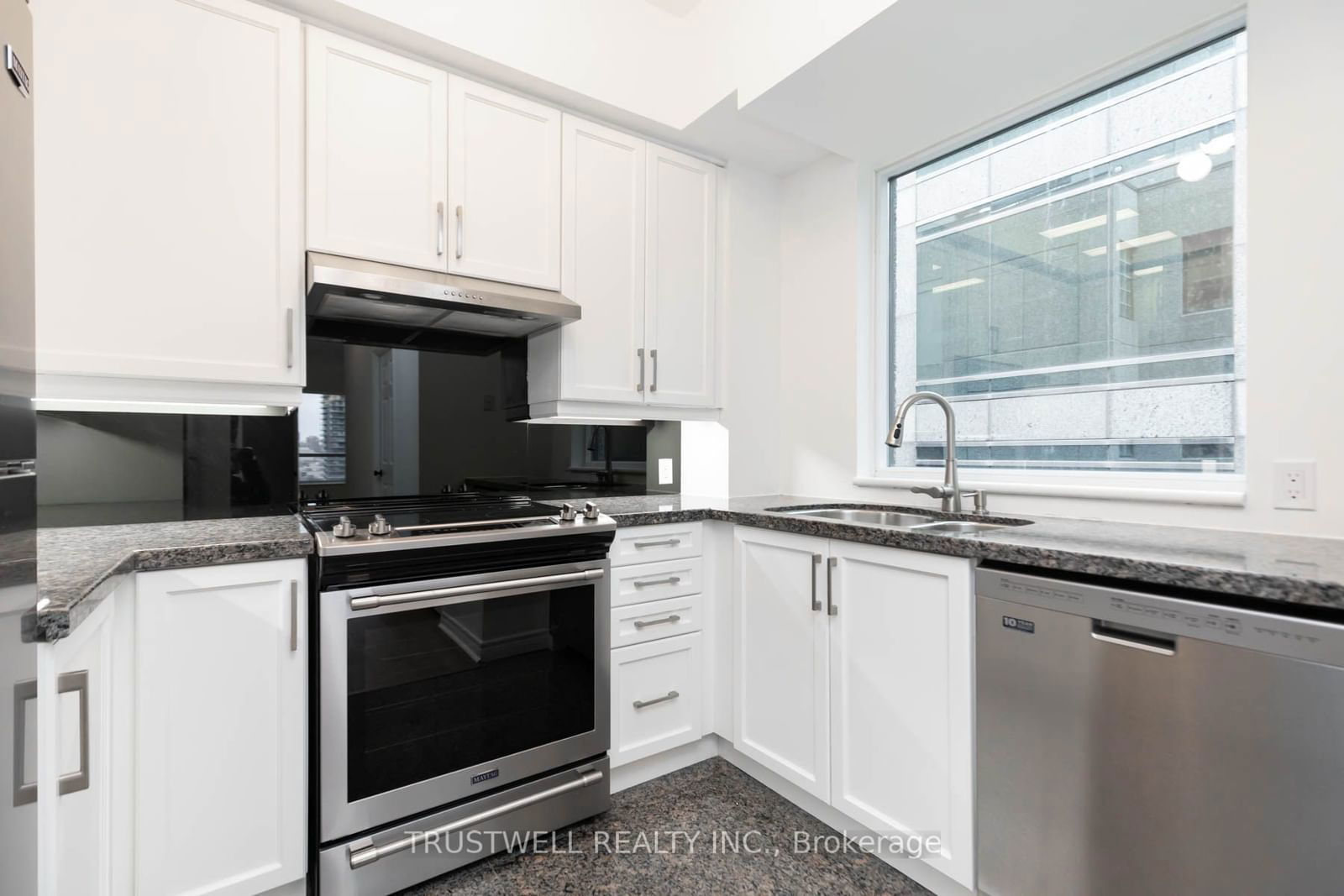 55 Bloor St E, unit LPH3 for sale