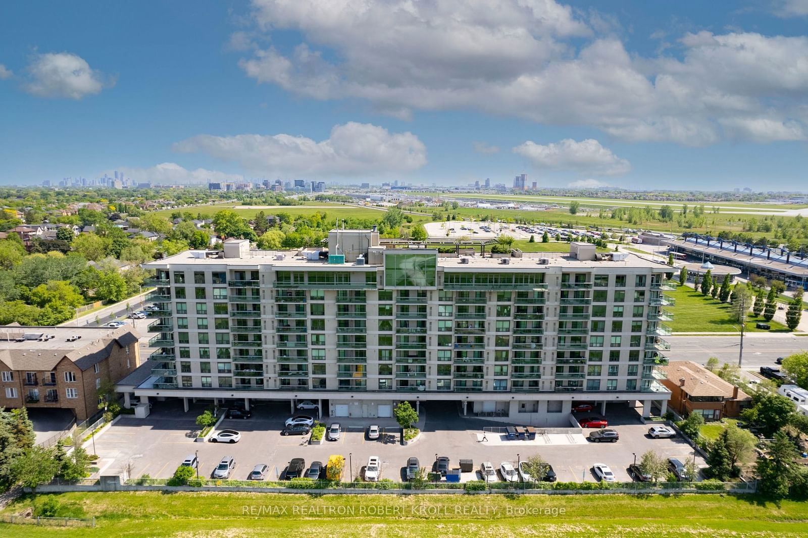 1030 Sheppard Ave W, unit 402 for rent