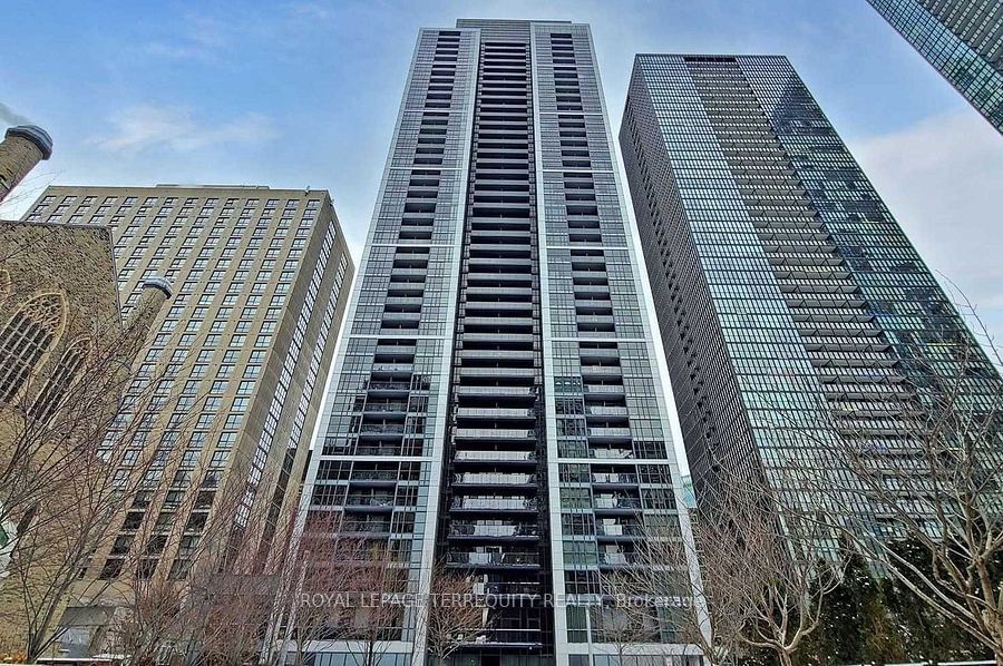 28 Ted Rogers Way, unit 1806 for rent